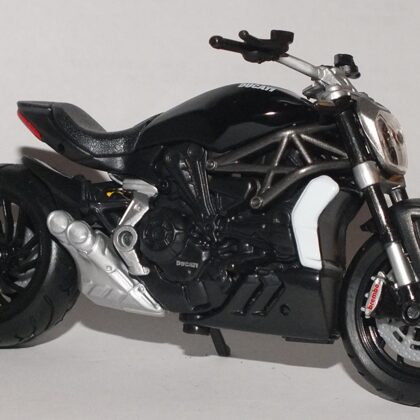 2016 Ducati XDiavel (Bburago)