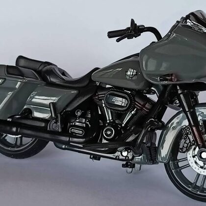 2018 Harley-Davidson FLTRXS CVO Road Glide (Maisto)