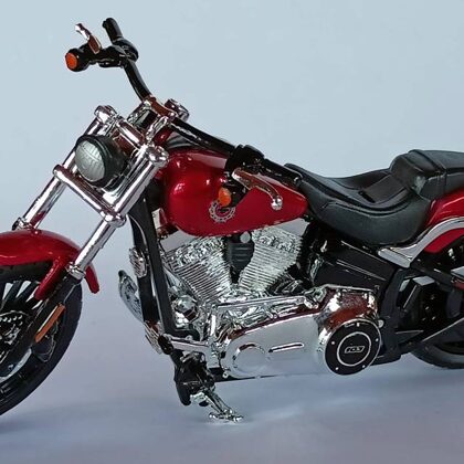 2016 Harley-Davidson FXBR Breakout (Maisto)