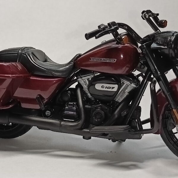 2017 Harley-Davidson FLHFRX Road King Special (Maisto)