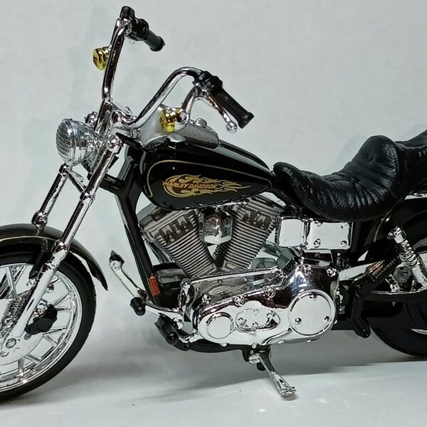 1997 Harley Davidson FXDWG Dyna Wide Glide (Maisto)