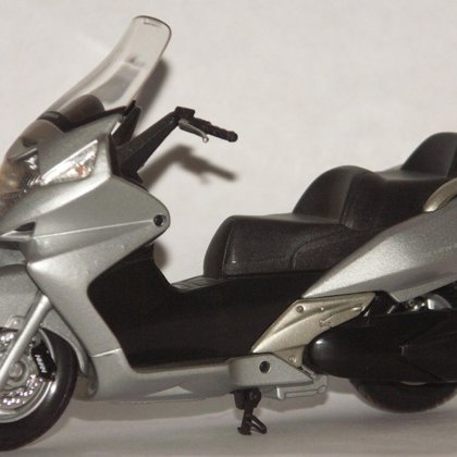 2001 Honda Silver Wing (Welly)