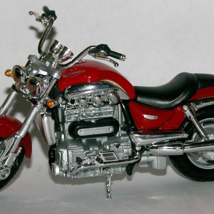 2004 Triumph Rocket 3 (Welly)