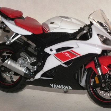 2008 Yamaha 600 YZF-R6 (Maisto)