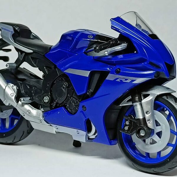 2021 Yamaha YZF-R1 (Maisto)