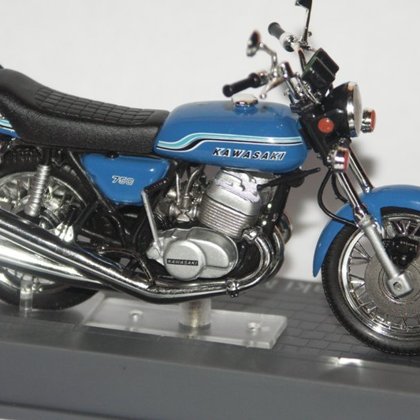 1971 Kawasaki H2 Mach IV 750 (1:24 IXO)