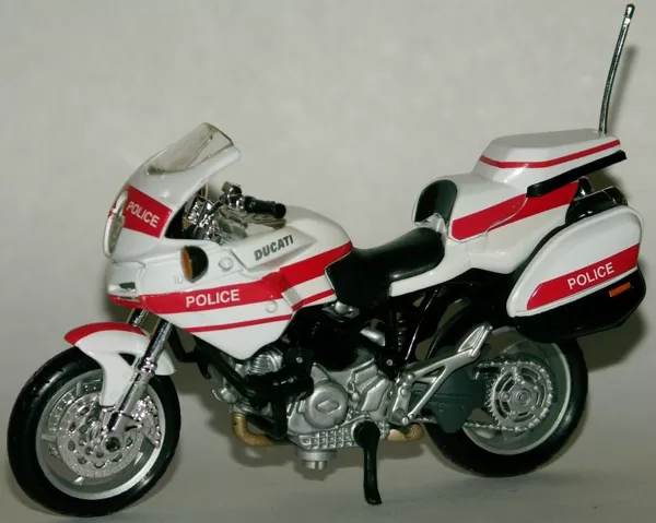 2005 Ducati Multistrada 1000DS Police (Maisto)