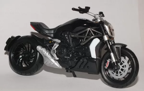 2016 Ducati XDiavel (Bburago)