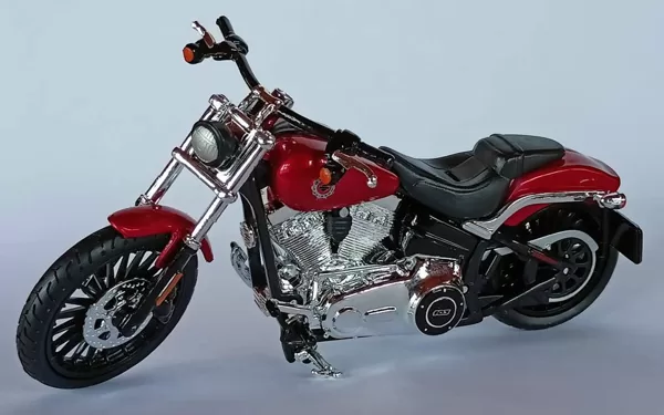 2016 Harley-Davidson FXBR Breakout (Maisto)
