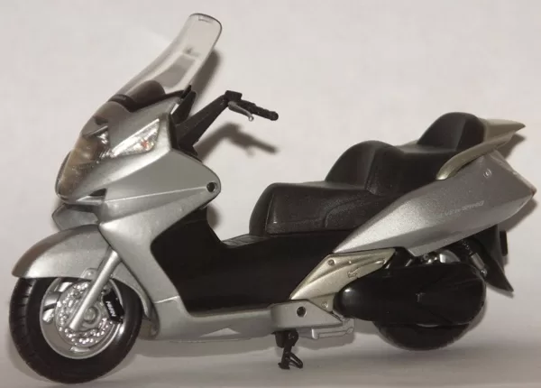 2001 Honda Silver Wing (Welly)