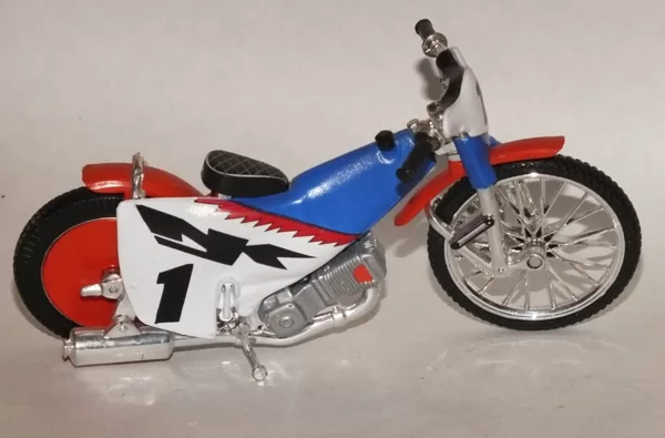 2016 JAWA 500/889 (Maisto)