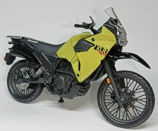 2021 Kawasaki KLR650 (Maisto)