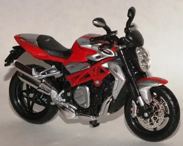 2010 MV Agusta Brutale 1090R (Bburago)