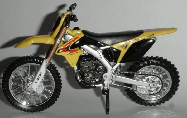 2005 Suzuki RM-Z450 (Maisto)