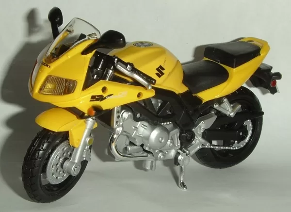 2003 Suzuki SV650S (Maisto)