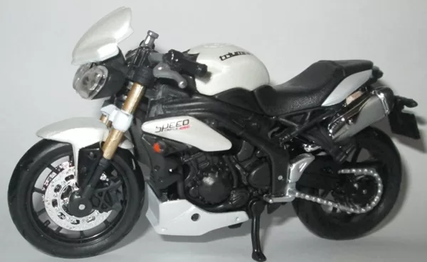 2014 Triumph Speed Triple R 1050 (Bburago)