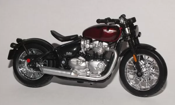 2017 Triumph Bonneville Bobber (Bburago)