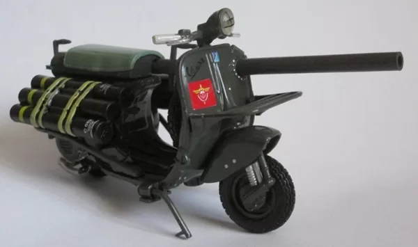 1956 Vespa 150 TAP (Maisto)