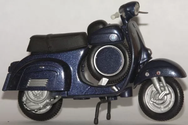 1965 Vespa 90 Super Sprint (Maisto)