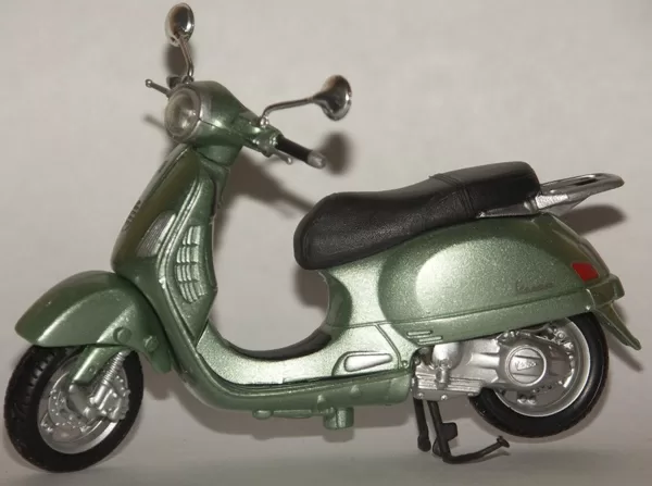 2003 Vespa 200 Granturismo (Maisto)