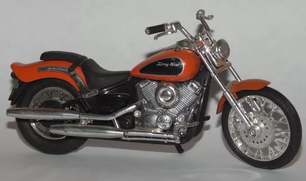 1996 Yamaha XVS650 Drag Star (Majorette)