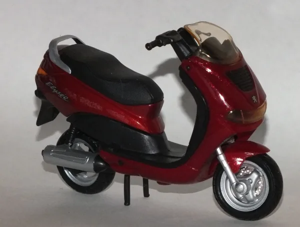 2001 Peugeot Elyseo (Maisto)