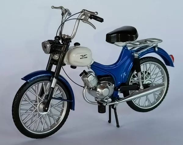 1963 Moto Guzzi Dingo (Leo Models)