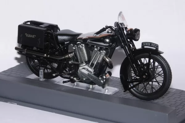 1924 Brough Superior SS100 (1:24 IXO)