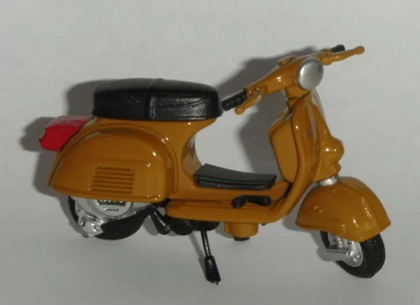 1968 Vespa 180 Rally (1:32)